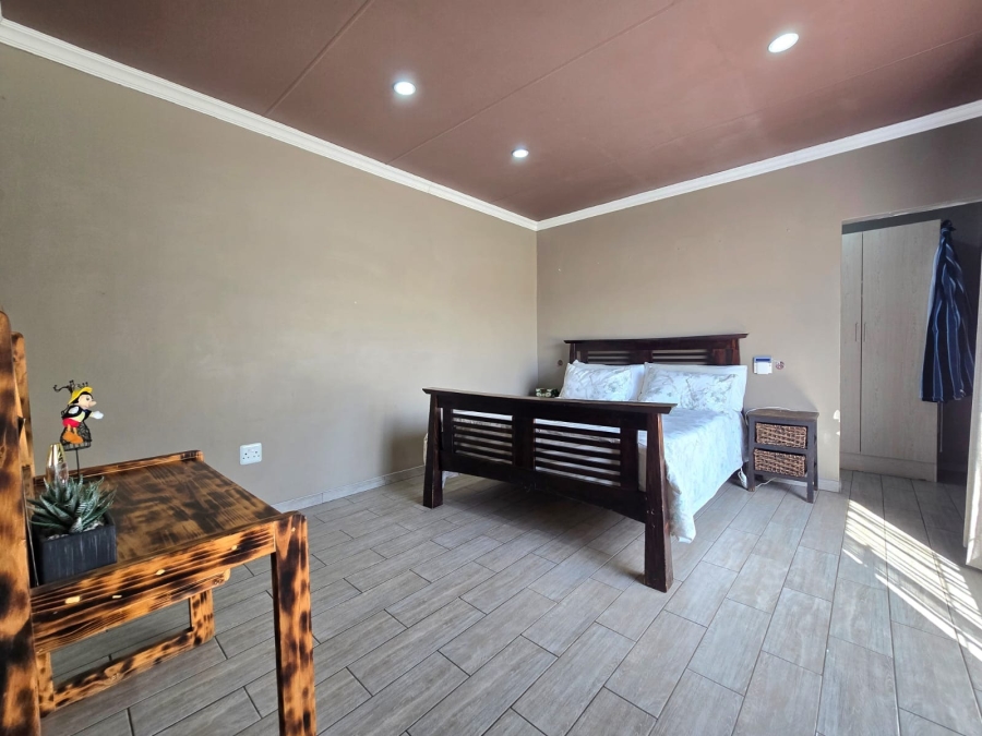7 Bedroom Property for Sale in Homestead Apple Orchards Gauteng