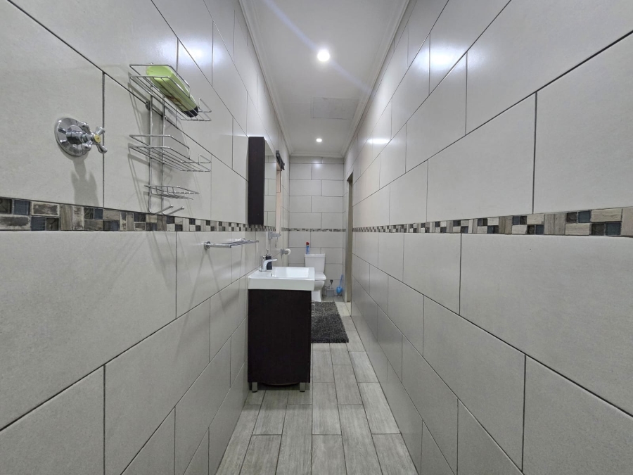 7 Bedroom Property for Sale in Homestead Apple Orchards Gauteng