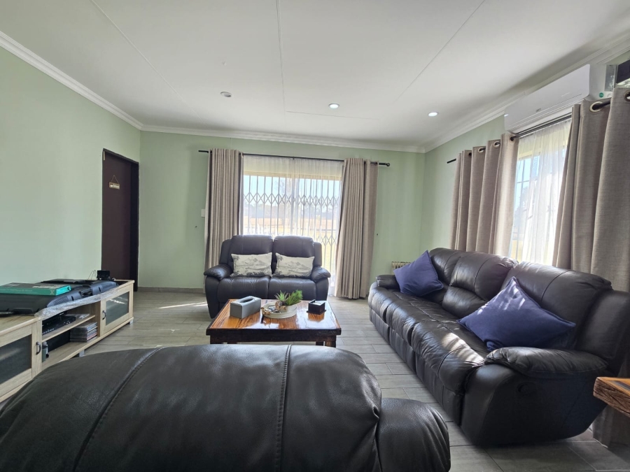 7 Bedroom Property for Sale in Homestead Apple Orchards Gauteng