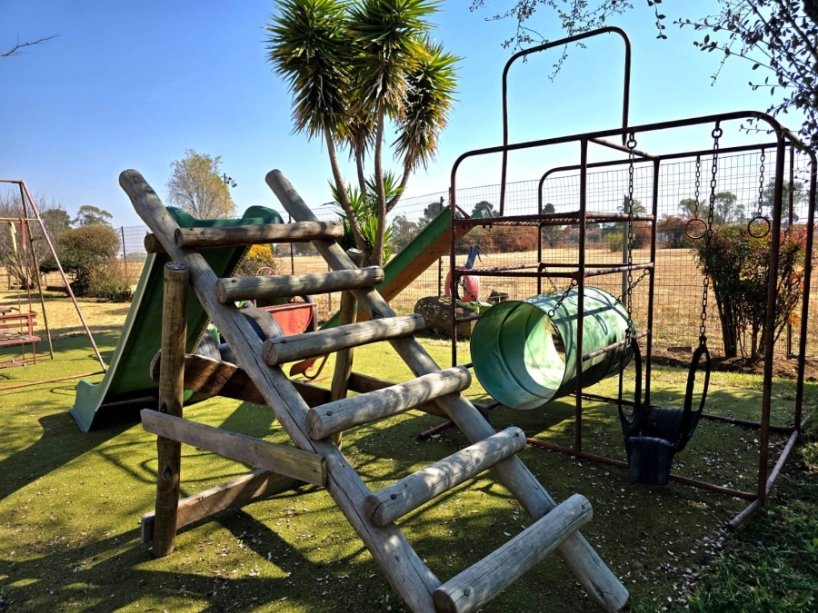 7 Bedroom Property for Sale in Homestead Apple Orchards Gauteng