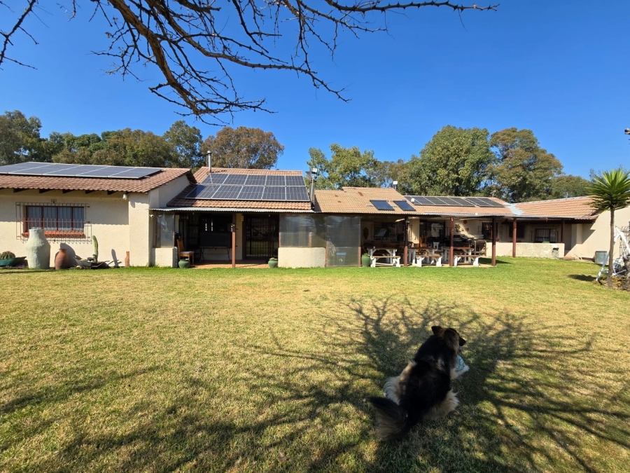 7 Bedroom Property for Sale in Homestead Apple Orchards Gauteng