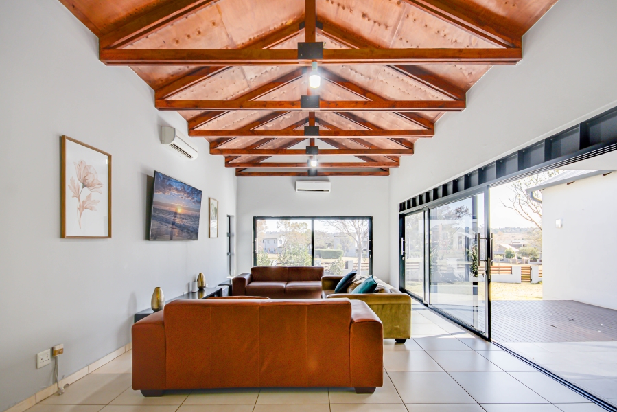 To Let 4 Bedroom Property for Rent in Copperleaf Estate Gauteng