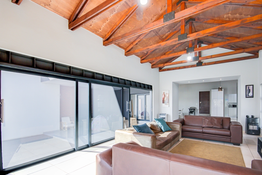 To Let 4 Bedroom Property for Rent in Copperleaf Estate Gauteng
