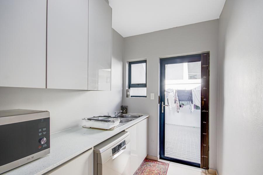 To Let 4 Bedroom Property for Rent in Copperleaf Estate Gauteng