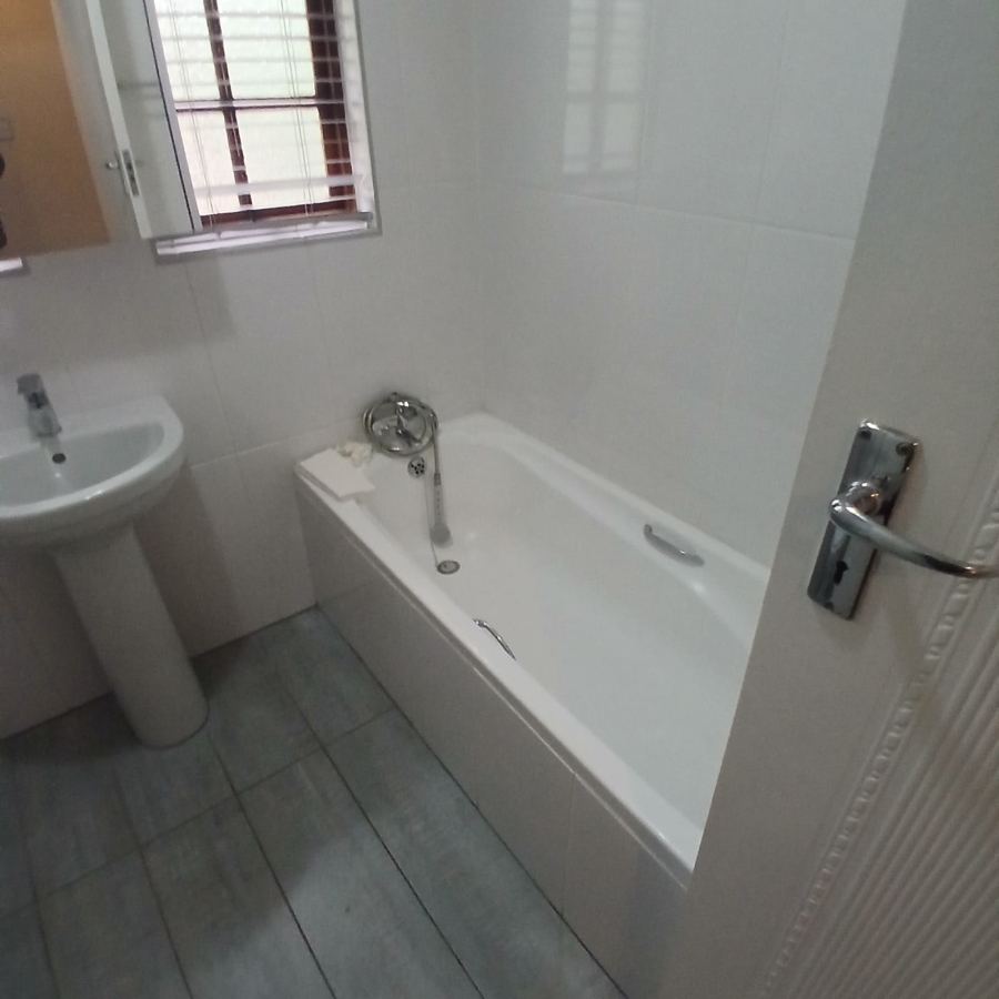 To Let 3 Bedroom Property for Rent in Riviera Gauteng
