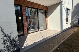 To Let 2 Bedroom Property for Rent in Waverley Gauteng