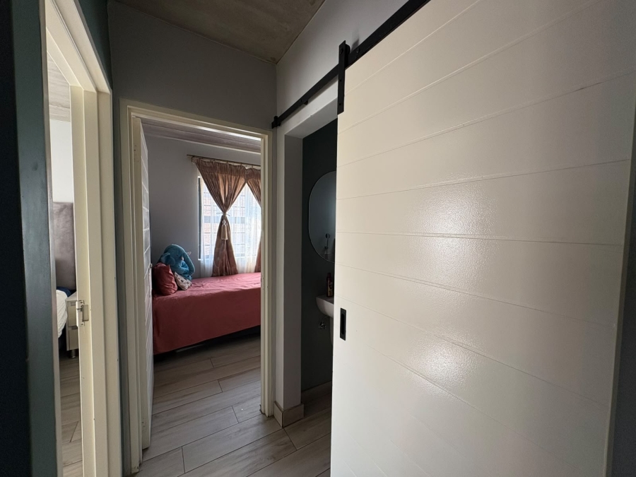 To Let 2 Bedroom Property for Rent in South Hills Gauteng