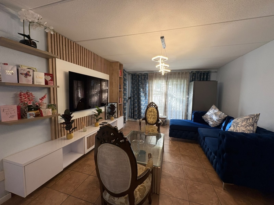 To Let 2 Bedroom Property for Rent in Risana Gauteng