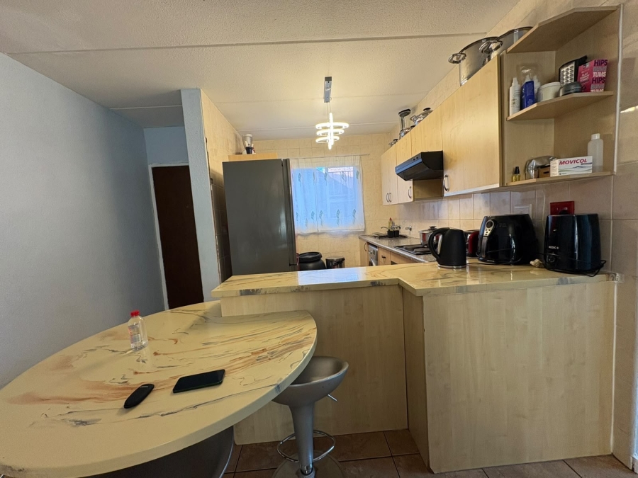 To Let 2 Bedroom Property for Rent in Risana Gauteng