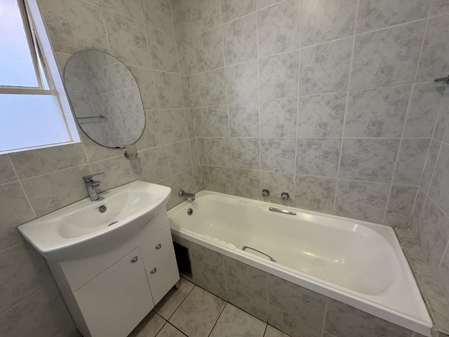 2 Bedroom Property for Sale in Bassonia Gauteng