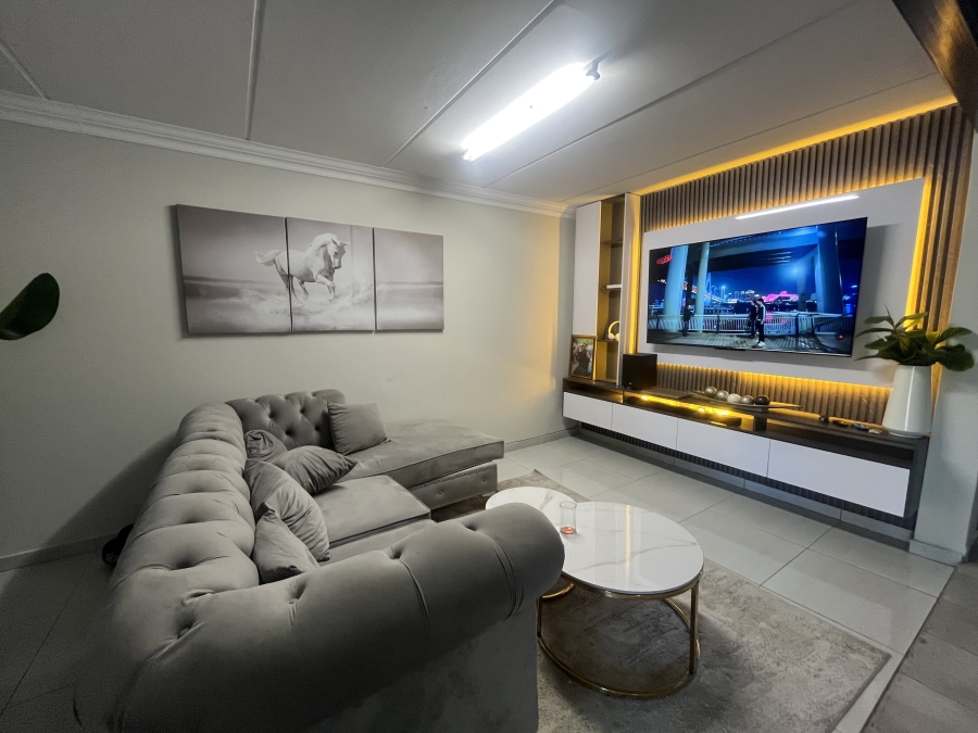 To Let 3 Bedroom Property for Rent in South Hills Gauteng