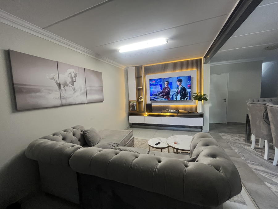To Let 3 Bedroom Property for Rent in South Hills Gauteng