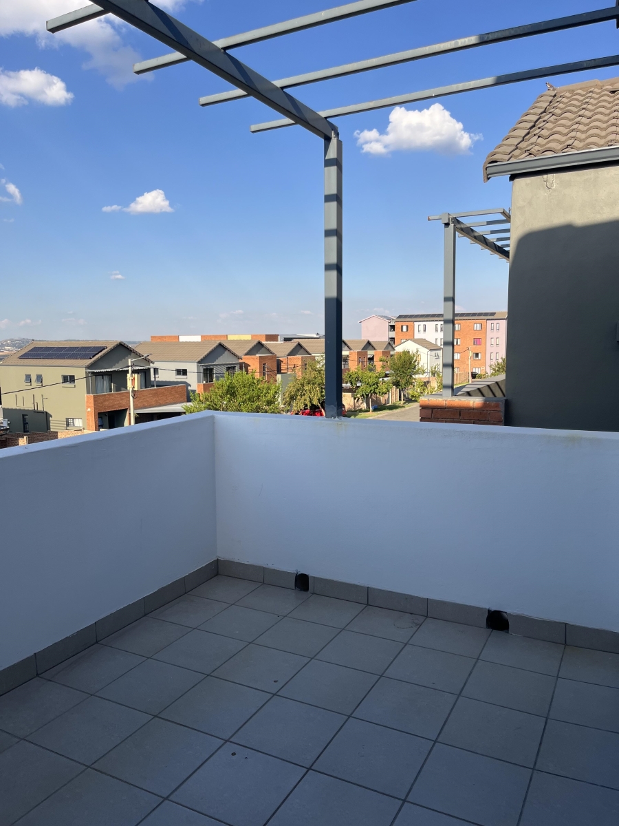To Let 3 Bedroom Property for Rent in South Hills Gauteng