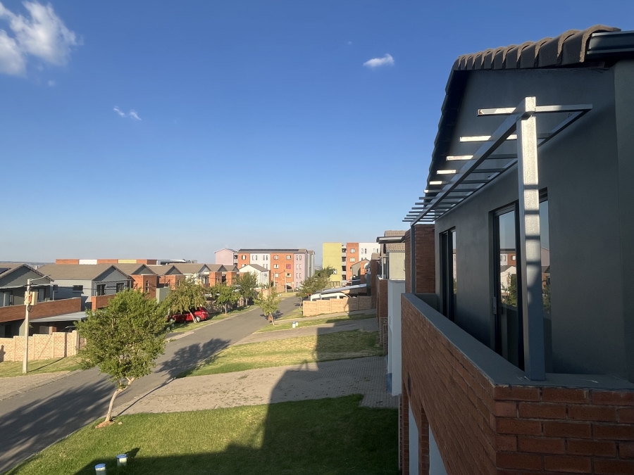 To Let 3 Bedroom Property for Rent in South Hills Gauteng