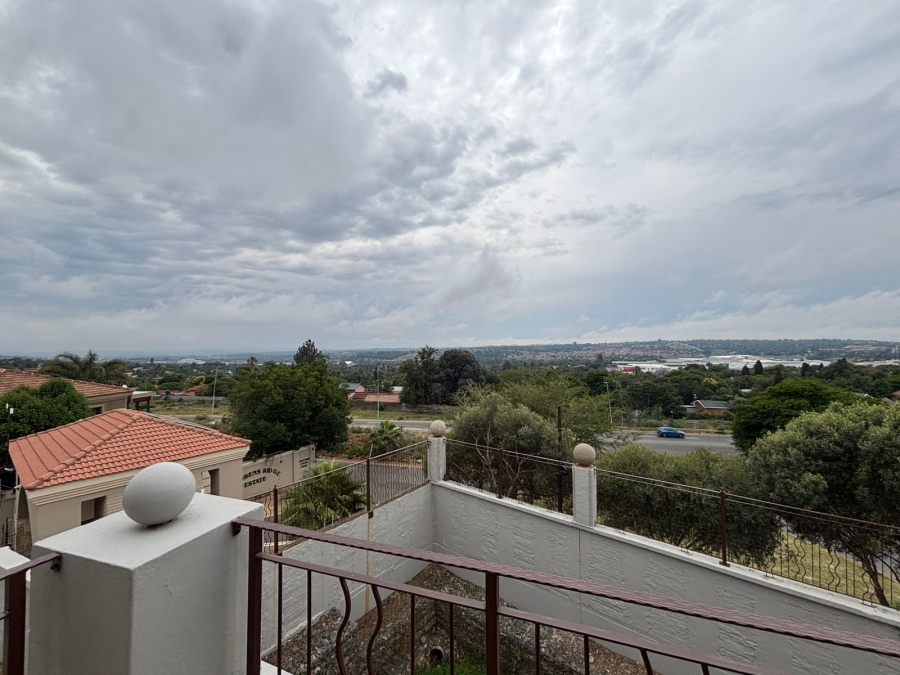 3 Bedroom Property for Sale in Allens Nek Gauteng