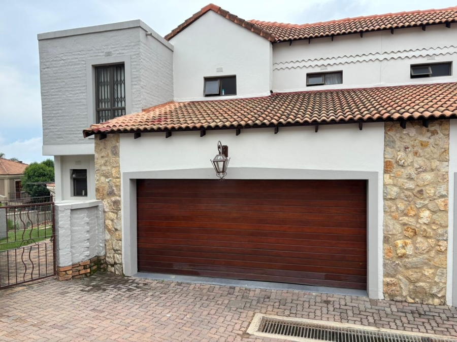 3 Bedroom Property for Sale in Allens Nek Gauteng