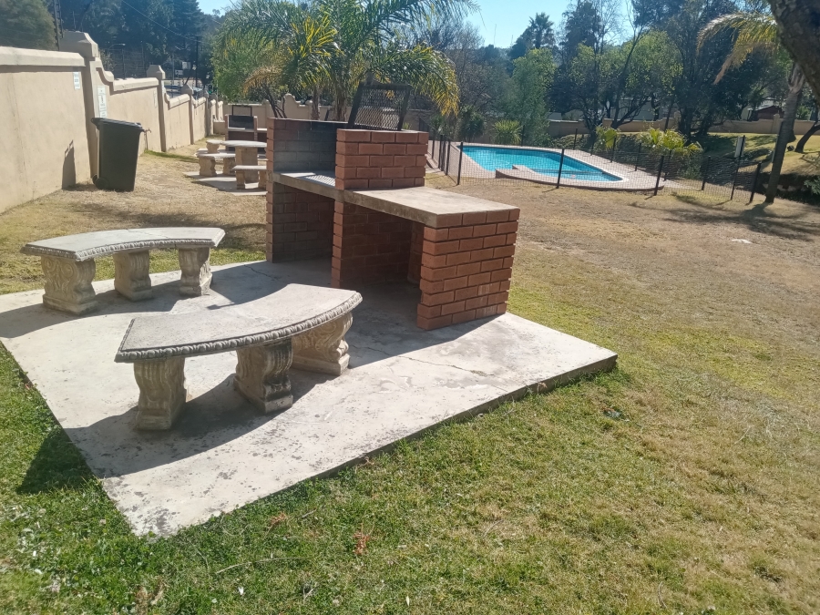 2 Bedroom Property for Sale in Helderkruin Gauteng