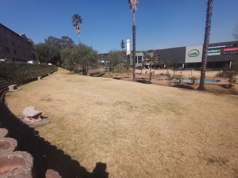 2 Bedroom Property for Sale in Helderkruin Gauteng