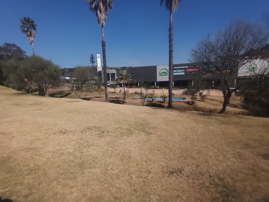 2 Bedroom Property for Sale in Helderkruin Gauteng