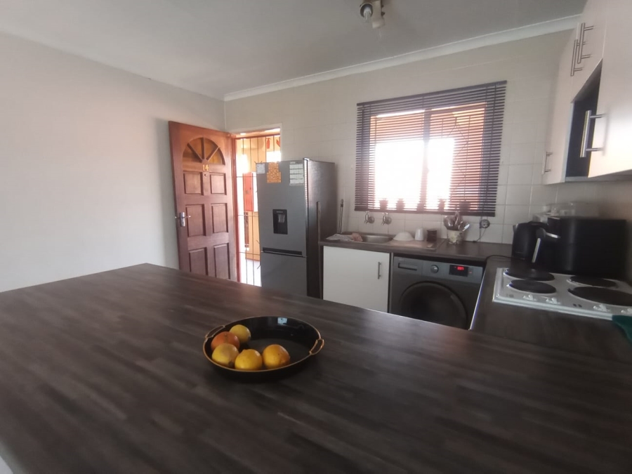 2 Bedroom Property for Sale in Helderkruin Gauteng