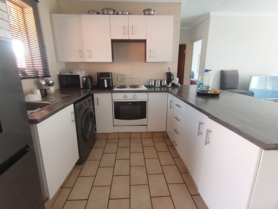 2 Bedroom Property for Sale in Helderkruin Gauteng