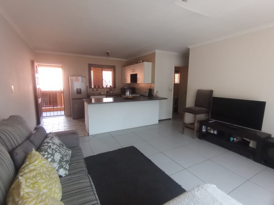 2 Bedroom Property for Sale in Helderkruin Gauteng