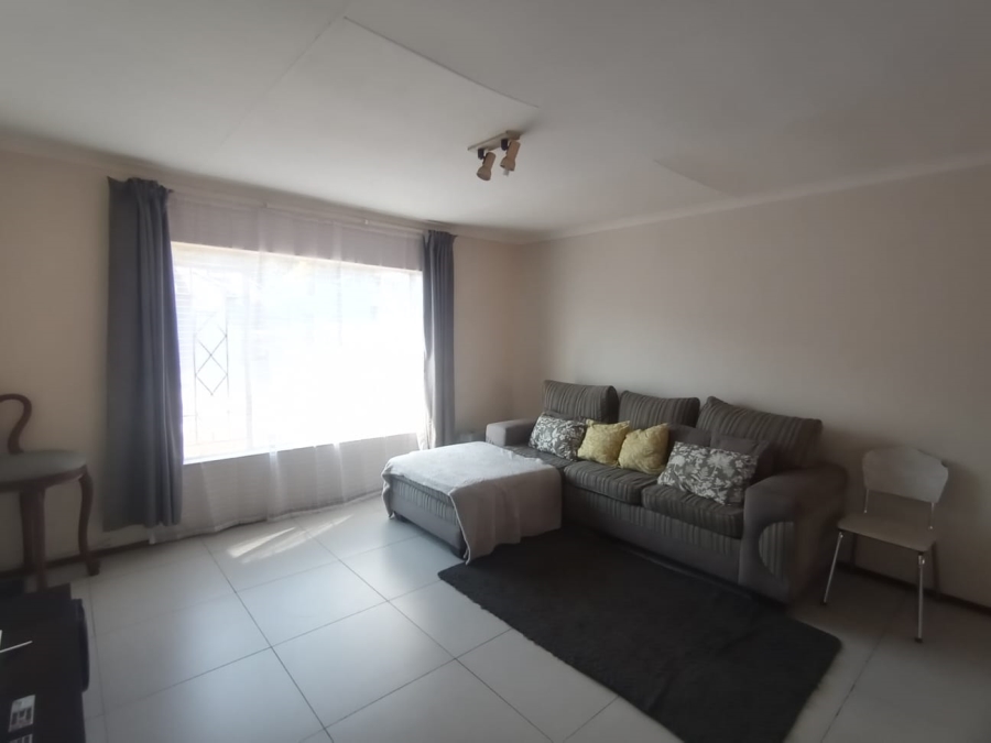 2 Bedroom Property for Sale in Helderkruin Gauteng