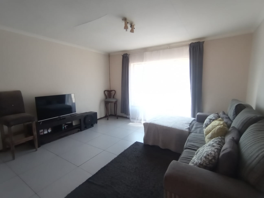 2 Bedroom Property for Sale in Helderkruin Gauteng