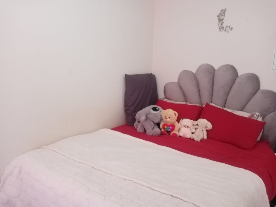 2 Bedroom Property for Sale in Helderkruin Gauteng