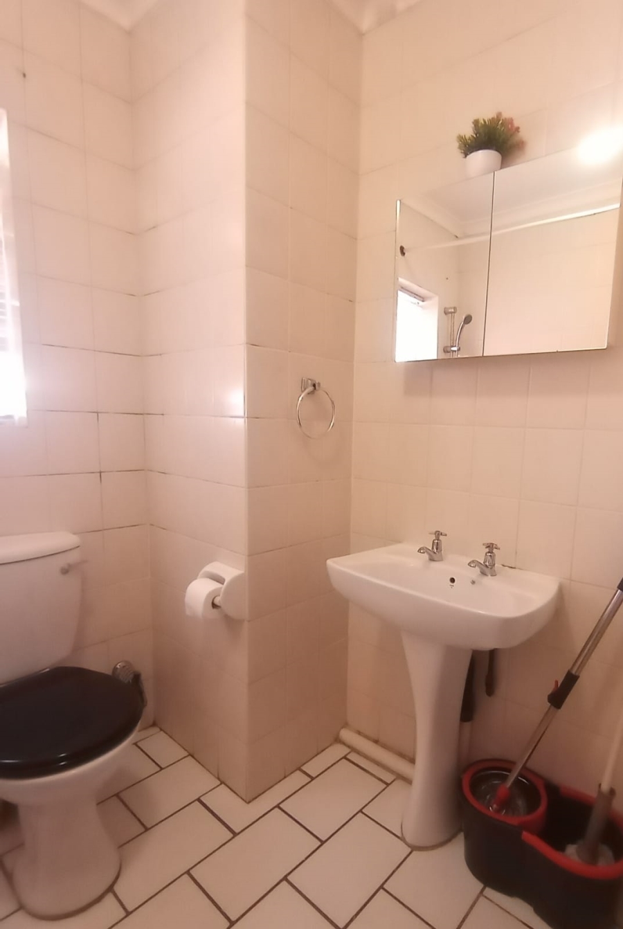 2 Bedroom Property for Sale in Helderkruin Gauteng