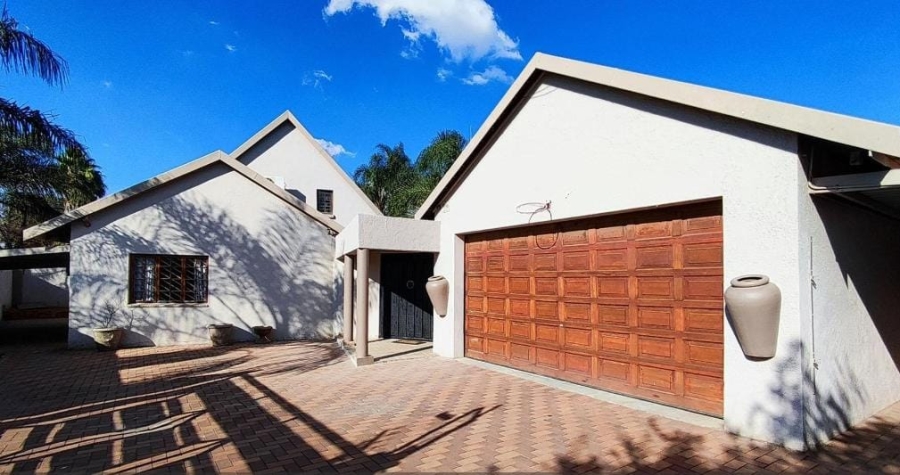 4 Bedroom Property for Sale in Van Riebeeck Park Gauteng