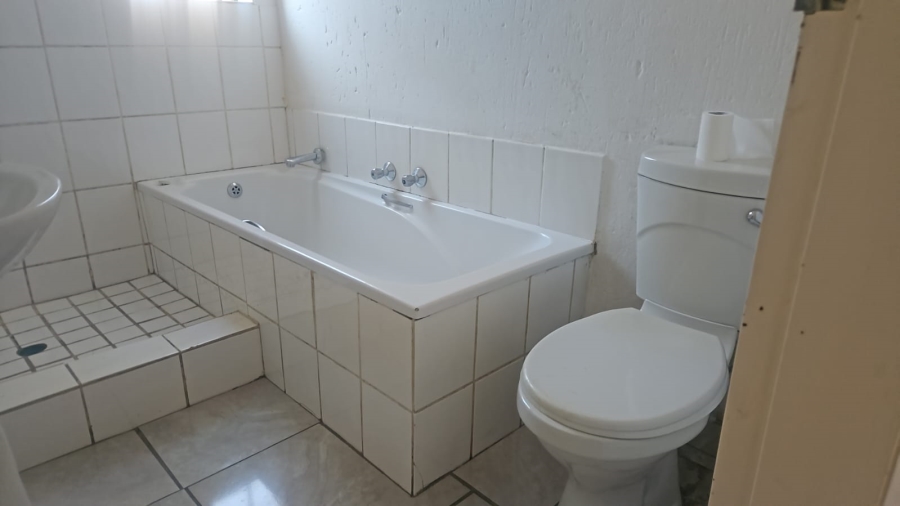 2 Bedroom Property for Sale in Chloorkop Gauteng