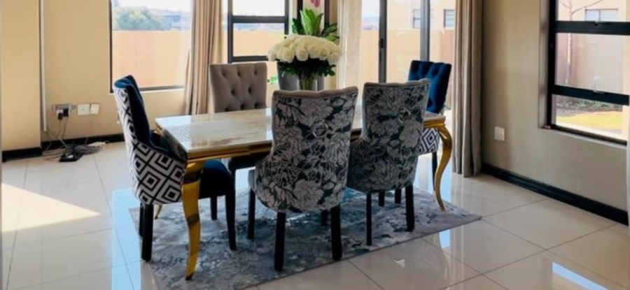 5 Bedroom Property for Sale in Blue Valley Golf Estate Gauteng