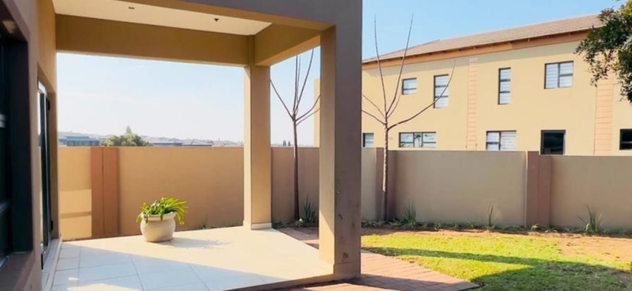 5 Bedroom Property for Sale in Blue Valley Golf Estate Gauteng