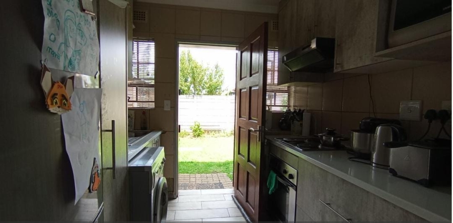 3 Bedroom Property for Sale in Clayville Gauteng