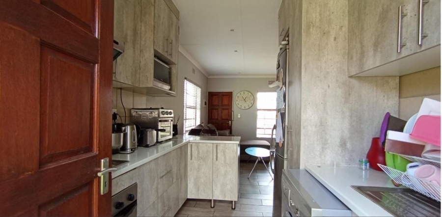 3 Bedroom Property for Sale in Clayville Gauteng