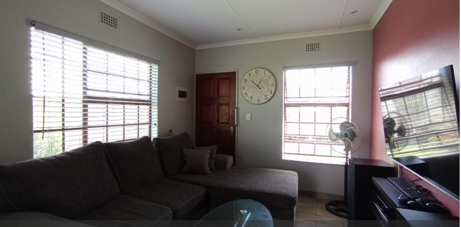 3 Bedroom Property for Sale in Clayville Gauteng