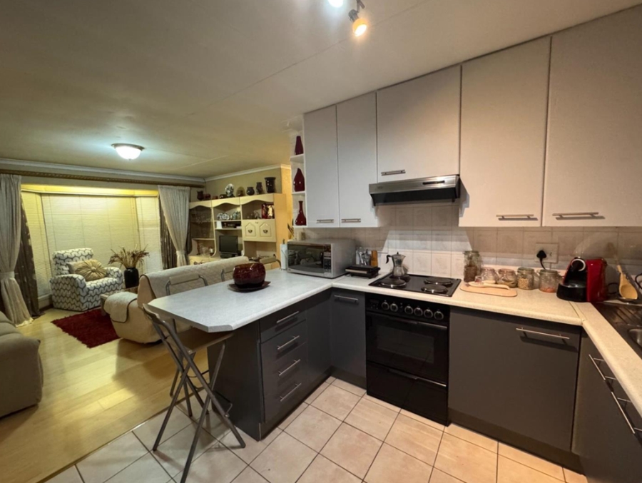 3 Bedroom Property for Sale in Discovery Gauteng