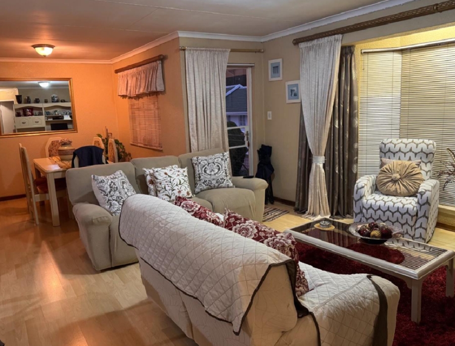 3 Bedroom Property for Sale in Discovery Gauteng