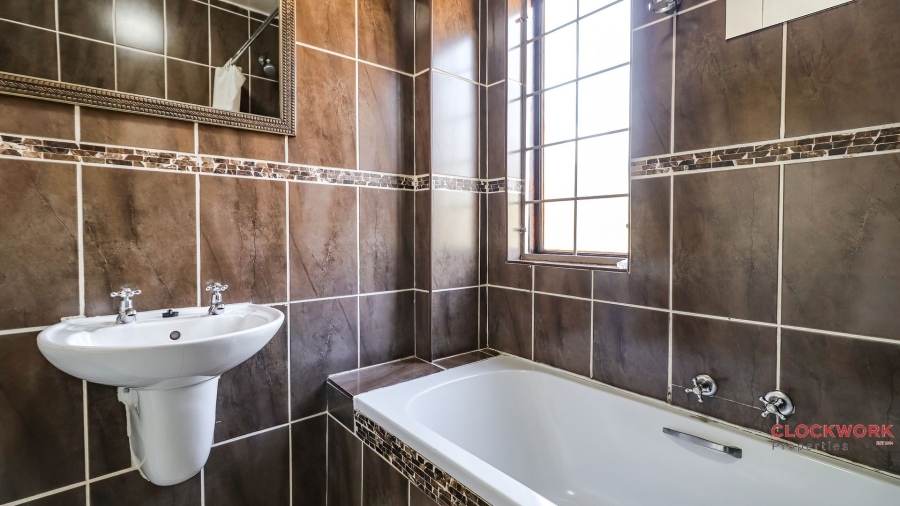 2 Bedroom Property for Sale in Bryanston Gauteng