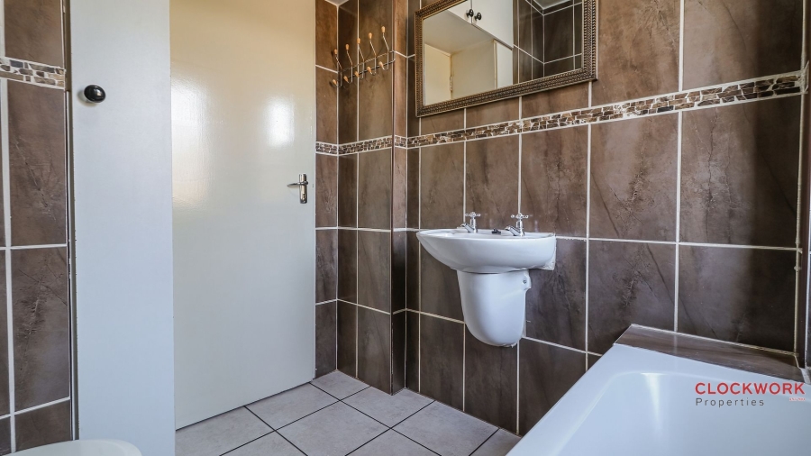 2 Bedroom Property for Sale in Bryanston Gauteng