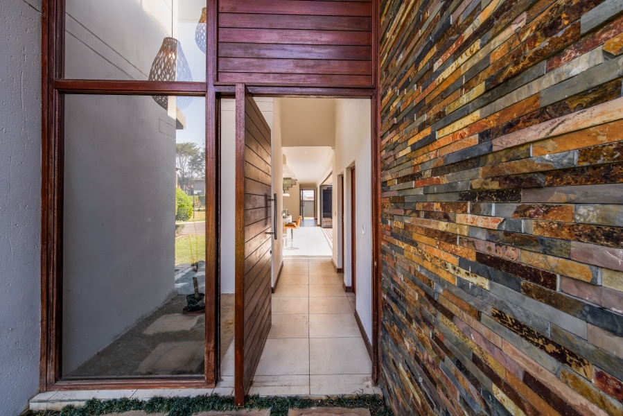 5 Bedroom Property for Sale in Willow Acres Gauteng