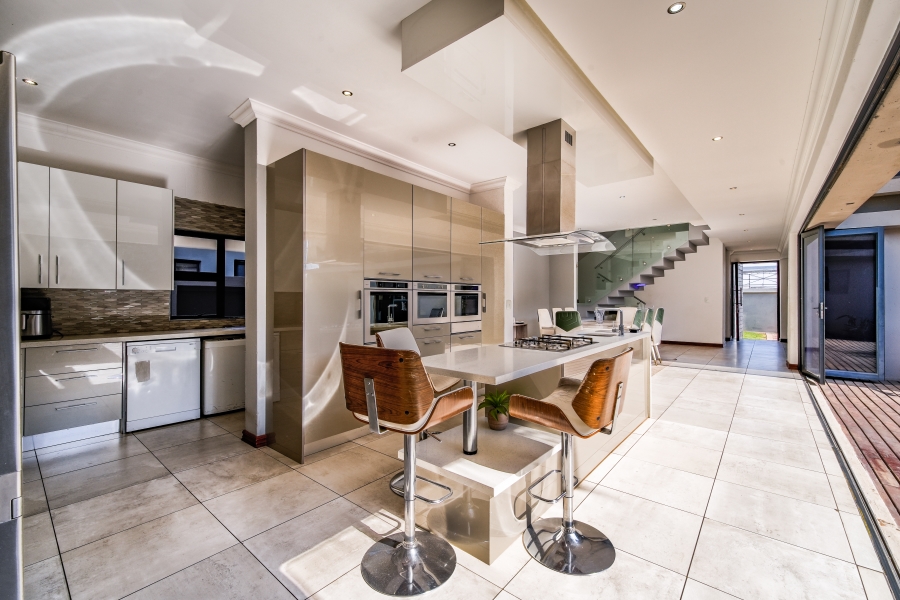 5 Bedroom Property for Sale in Willow Acres Gauteng