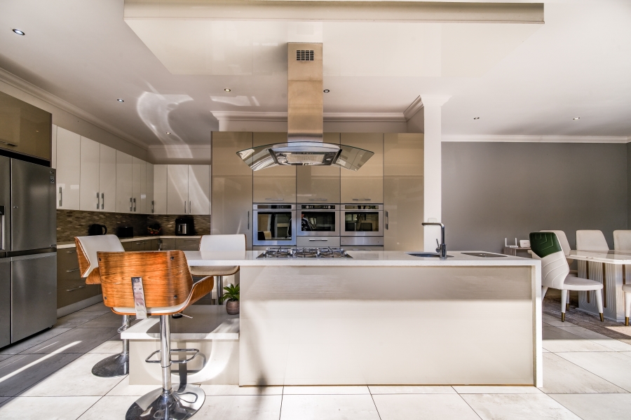 5 Bedroom Property for Sale in Willow Acres Gauteng