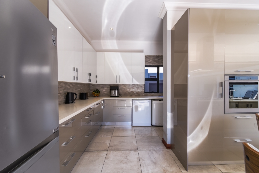 5 Bedroom Property for Sale in Willow Acres Gauteng