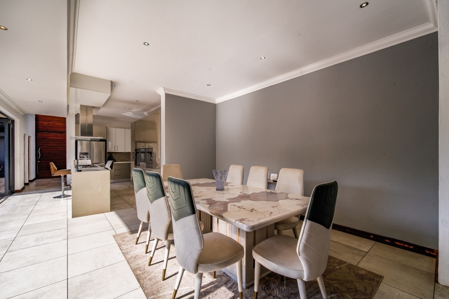 5 Bedroom Property for Sale in Willow Acres Gauteng