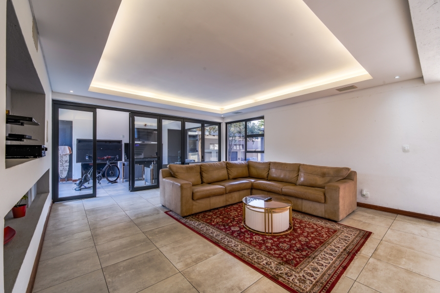 5 Bedroom Property for Sale in Willow Acres Gauteng