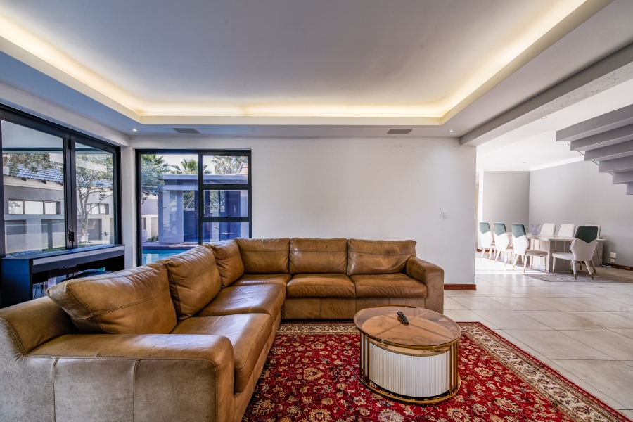 5 Bedroom Property for Sale in Willow Acres Gauteng