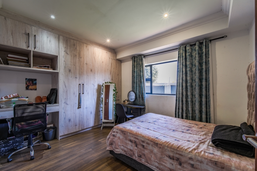 5 Bedroom Property for Sale in Willow Acres Gauteng
