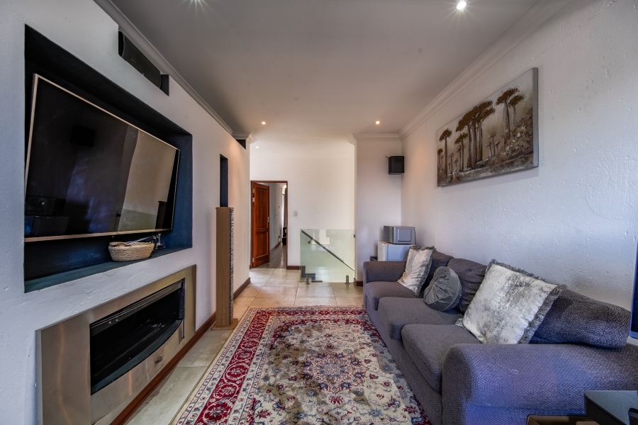5 Bedroom Property for Sale in Willow Acres Gauteng